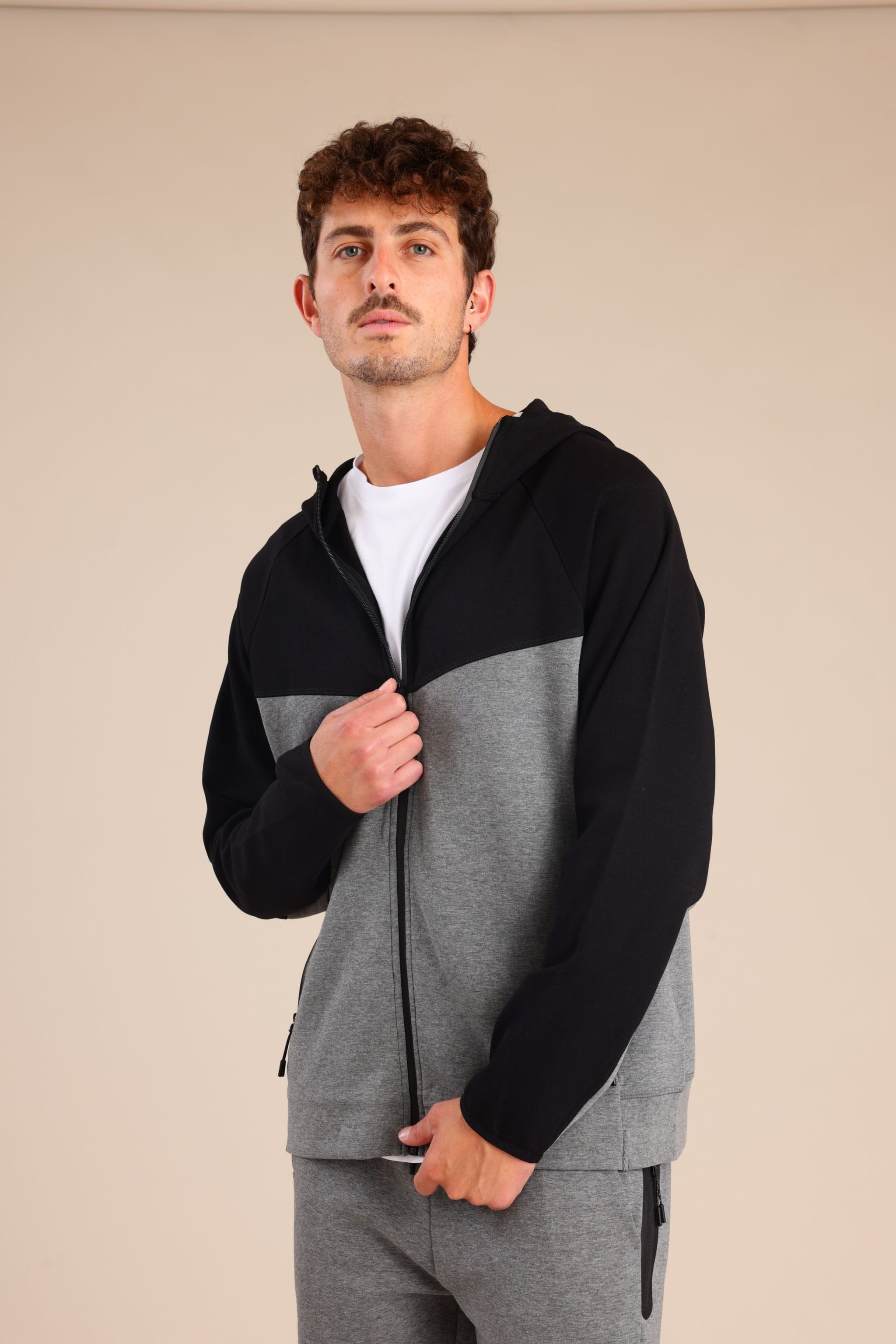 FOX גברים פוטרים קפוצ'ון טק קפוצ'ון טק