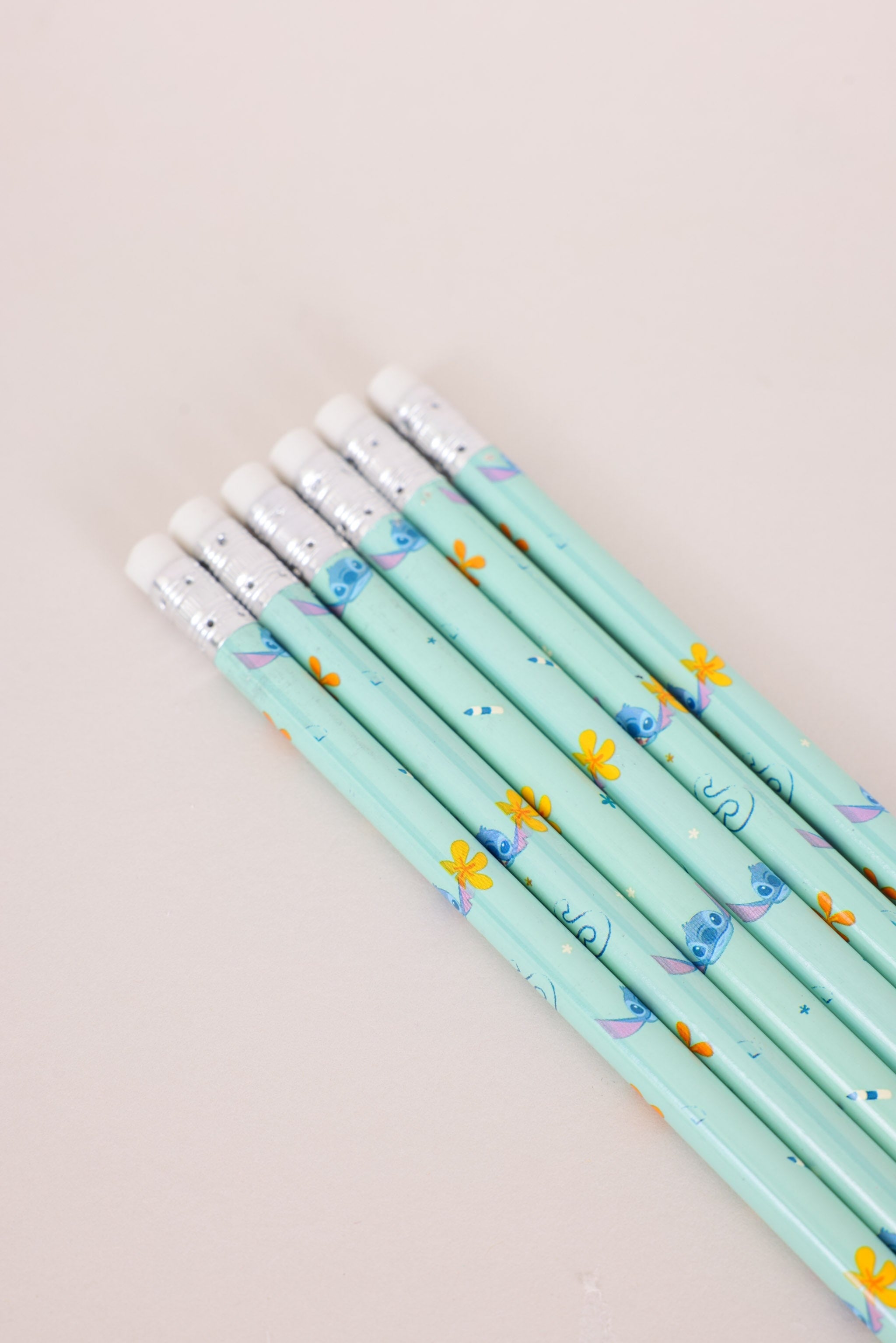 FOX אביזרים עפרונות OS סט עפרונות ממותג סטיץ' סט עפרונות ממותג סטיץ' 926104750038