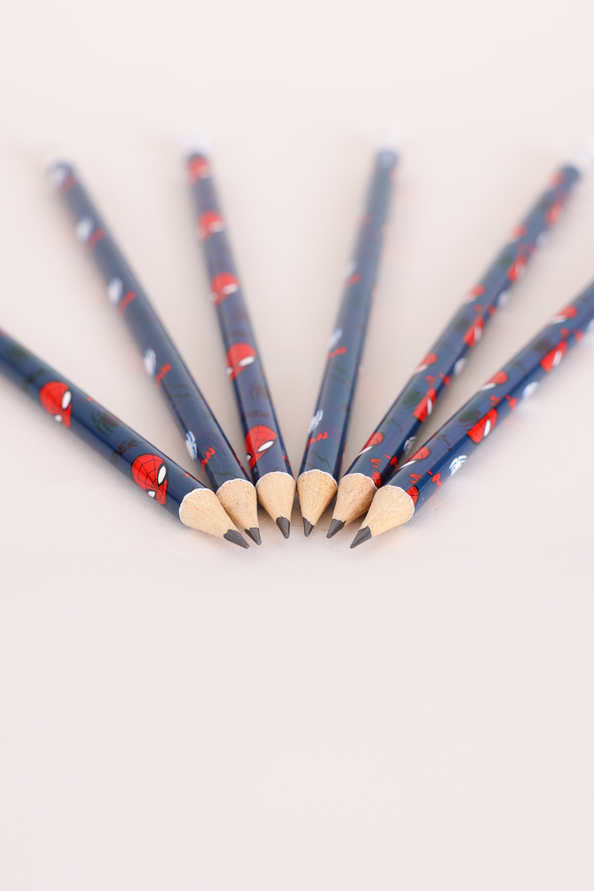 FOX אביזרים עפרונות OS סט עפרונות ממותג ספיידרמן סט עפרונות ממותג ספיידרמן 927060650038