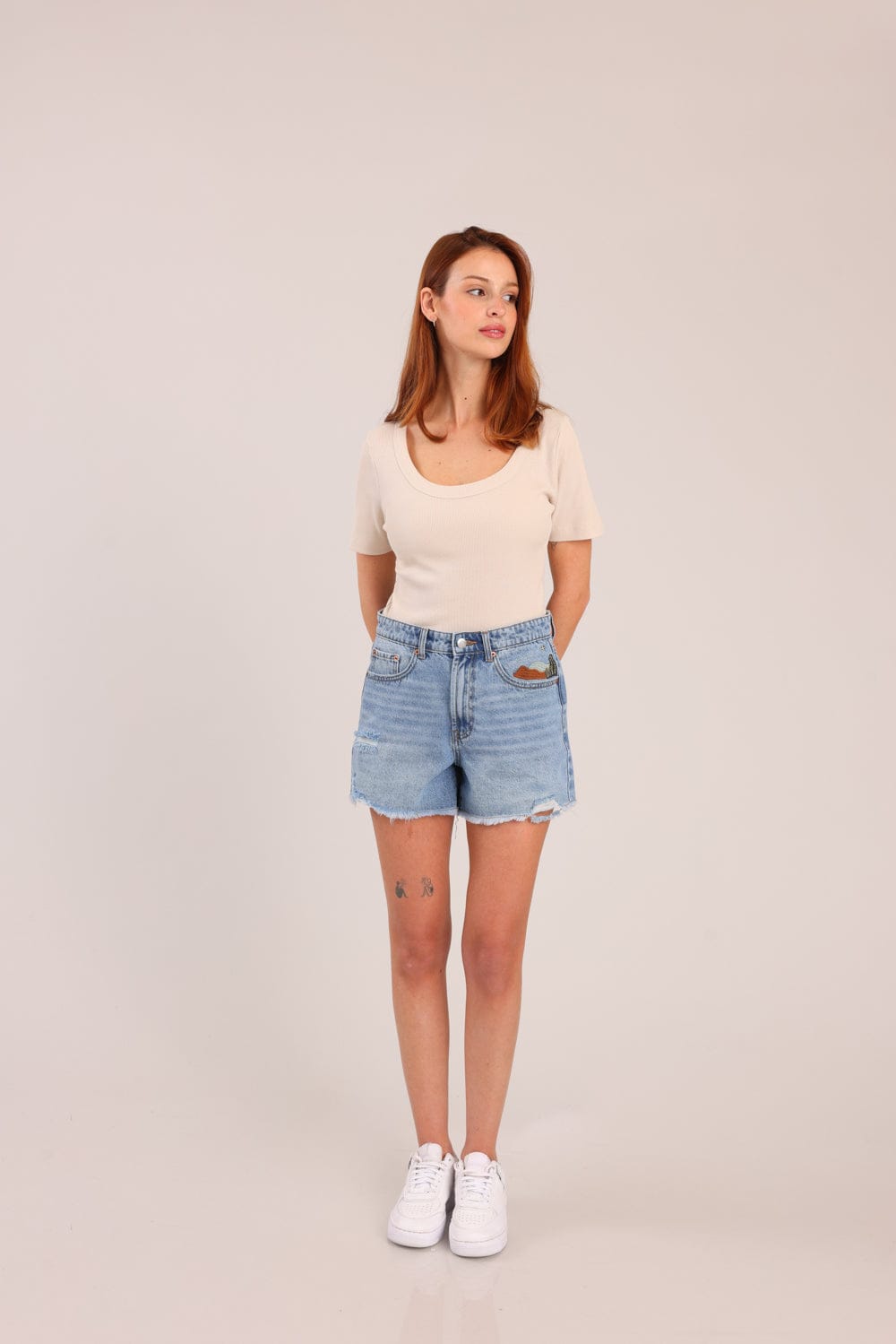 FOX נשים חולצה קצרה חולצת טריקו בייסיק חולצת טריקו בייסיק