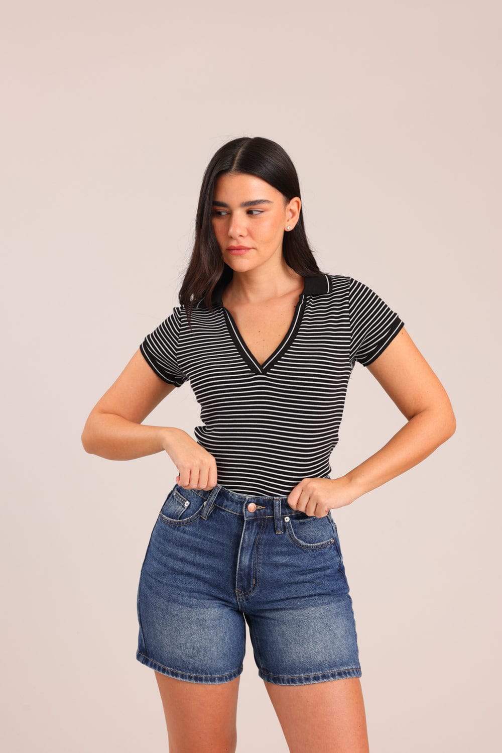 FOX נשים חולצה קצרה חולצת V עם צווארון חולצת V עם צווארון