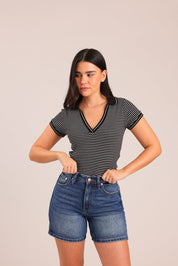 FOX נשים חולצה קצרה חולצת V עם צווארון חולצת V עם צווארון