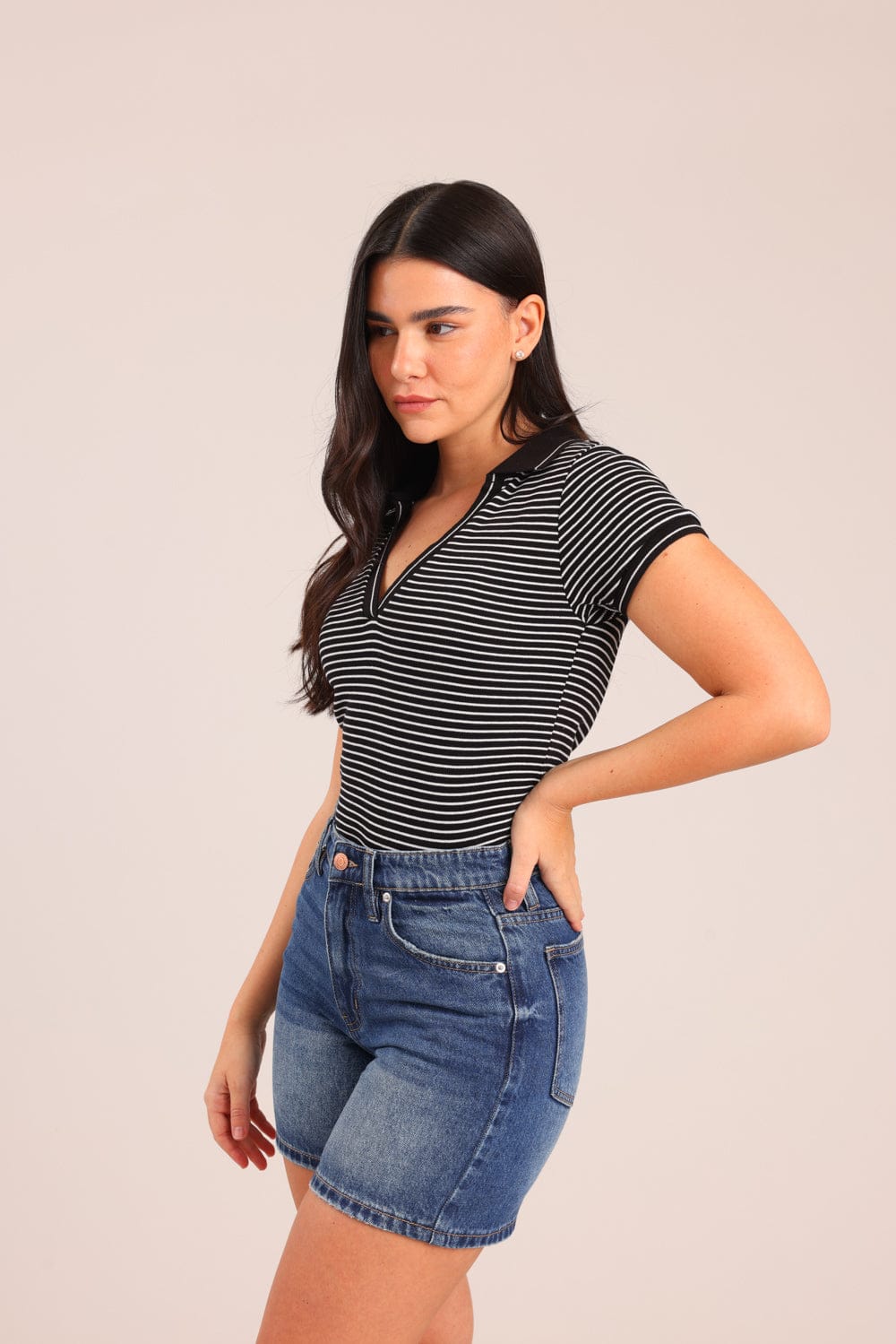 FOX נשים חולצה קצרה חולצת V עם צווארון חולצת V עם צווארון