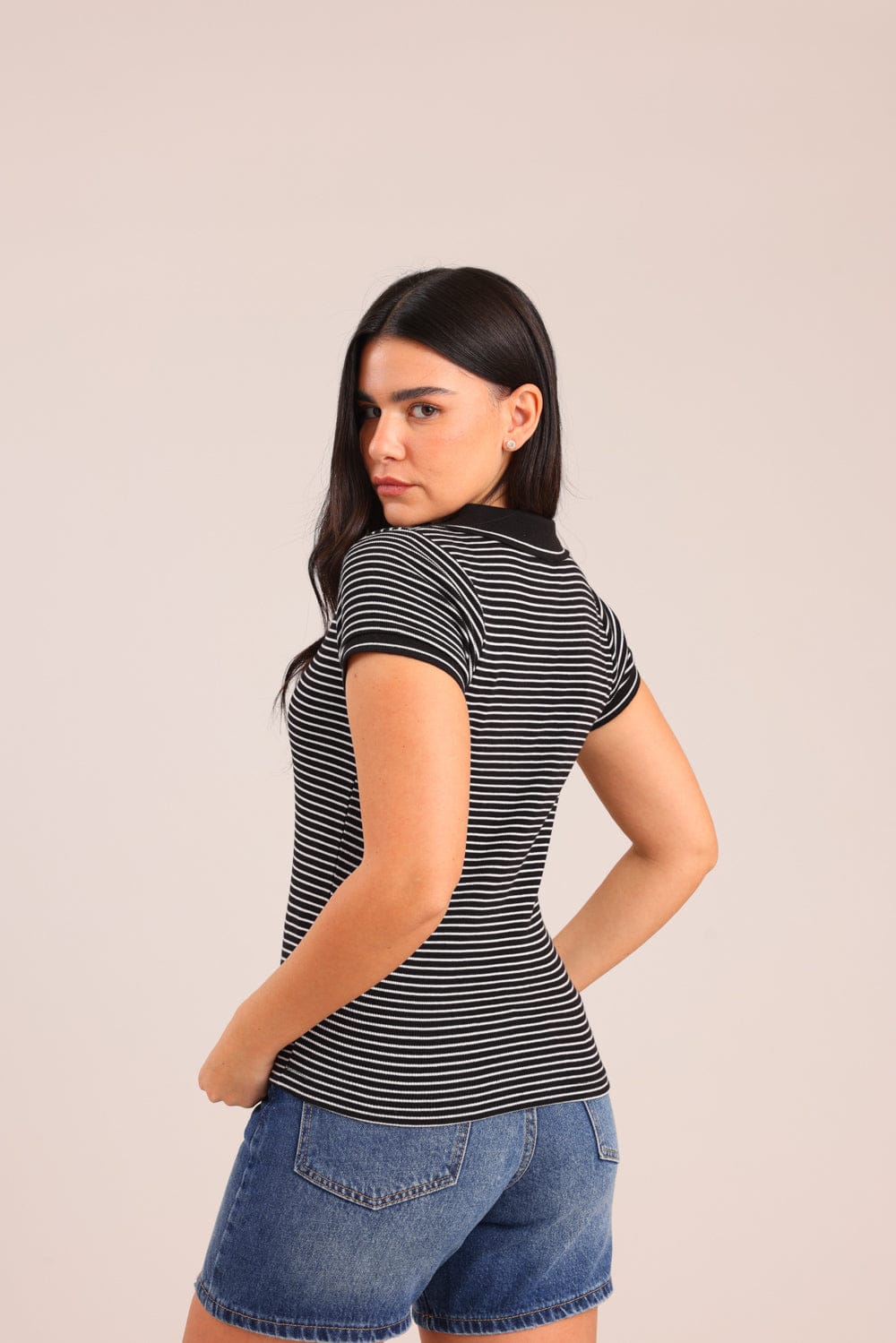 FOX נשים חולצה קצרה חולצת V עם צווארון חולצת V עם צווארון