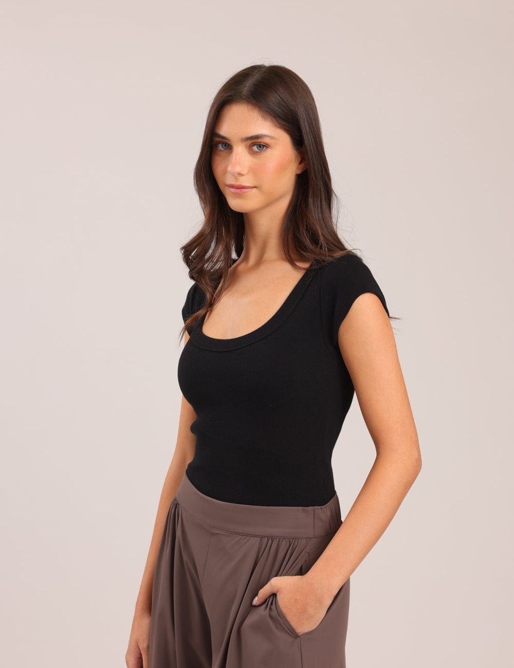 FOX נשים חולצה חולצה קצרה חלקה חולצה קצרה חלקה