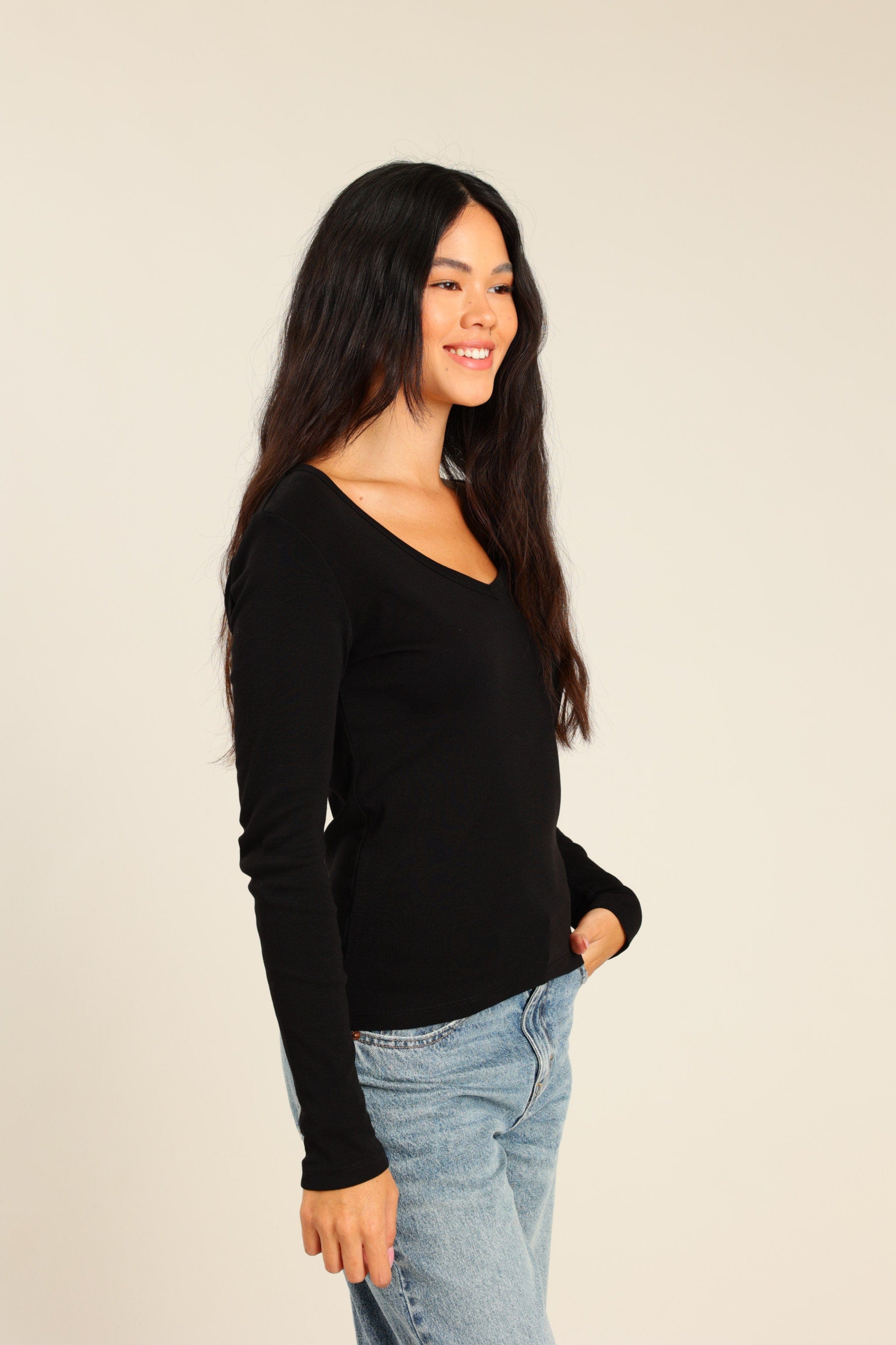 FOX נשים חולצה חולצה ארוכה צווארון V FOX | חולצה ארוכה צווארון V | קנה עכשיו