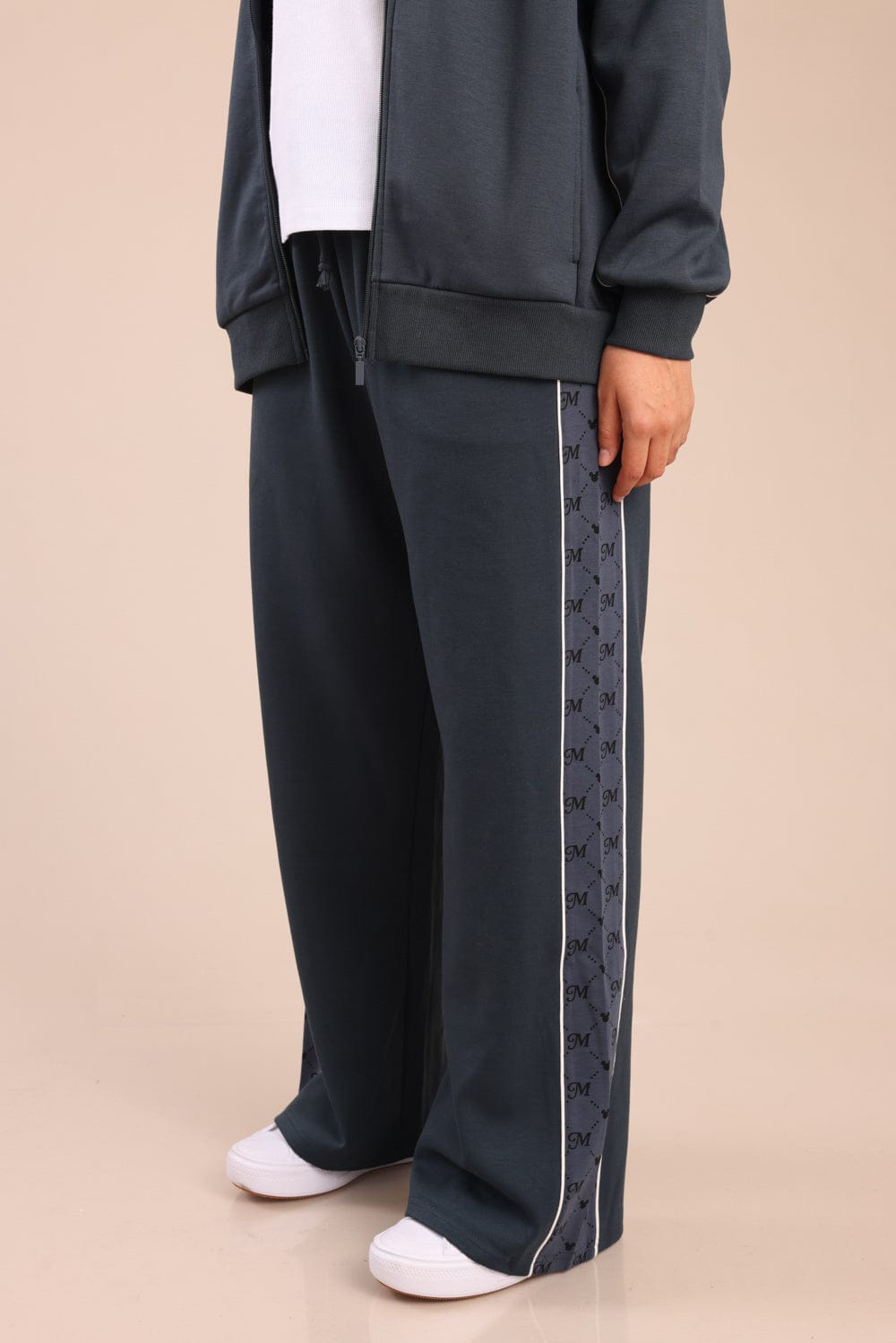 FOX פלאס נשים פוטרים מכנסיים עם פס ממותג דיסני | PLUS SIZE מכנסיים עם פס ממותג דיסני | PLUS SIZE