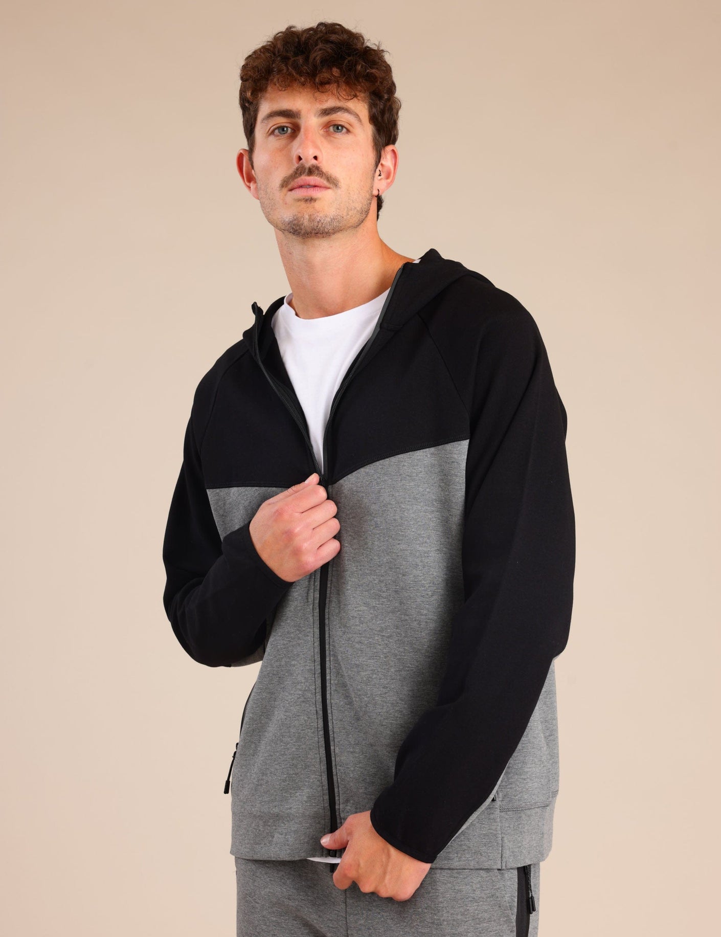 FOX גברים פוטרים קפוצ'ון טק קפוצ'ון טק