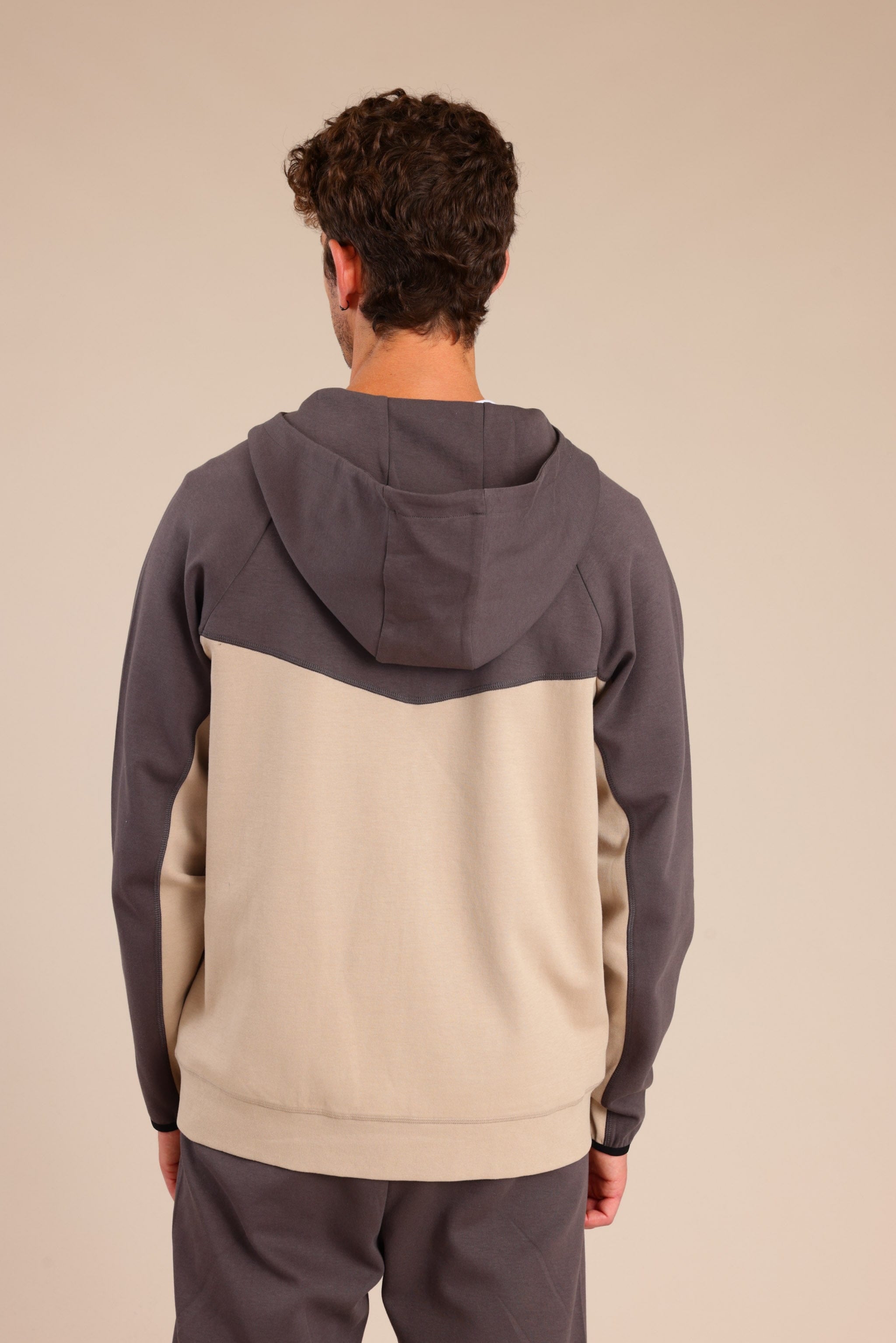 FOX גברים פוטרים קפוצ'ון טק קפוצ'ון טק