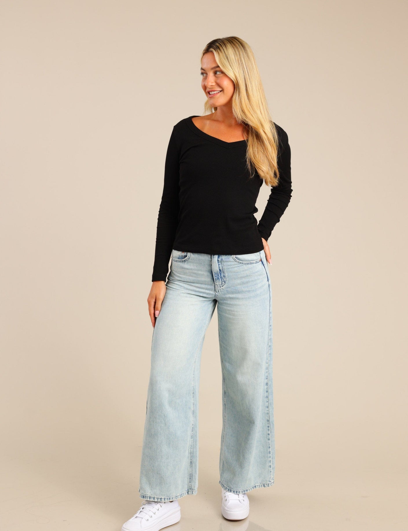 FOX נשים חולצה חולצה ארוכה צווארון V FOX | חולצה ארוכה צווארון V | קנה עכשיו