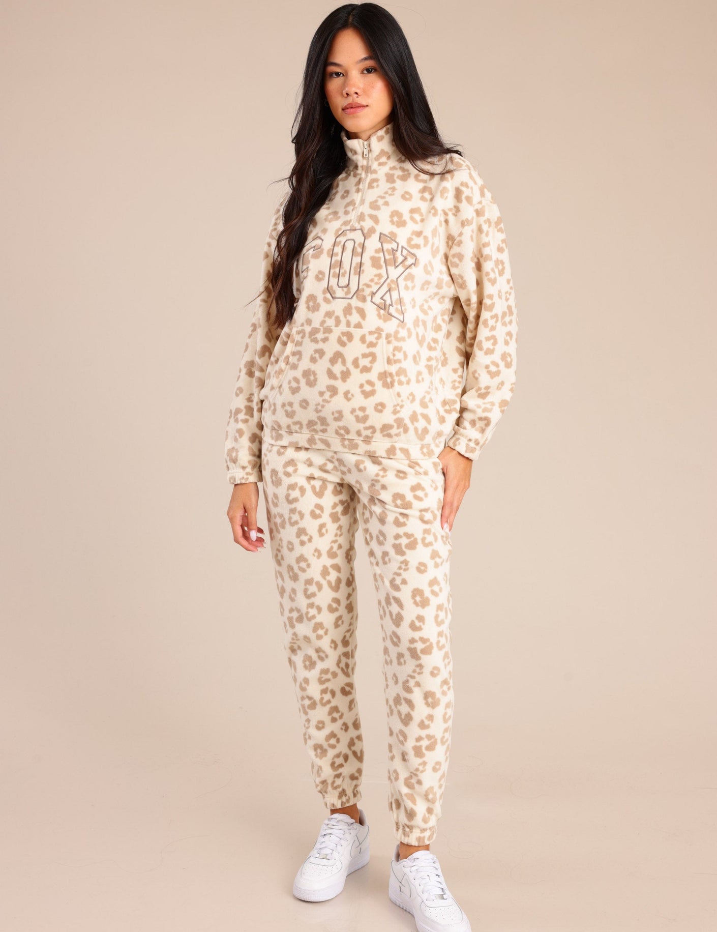 FOX נשים פליזים מכנסי פליז עם הדפס מנומר מכנסי פליז עם הדפס מנומר