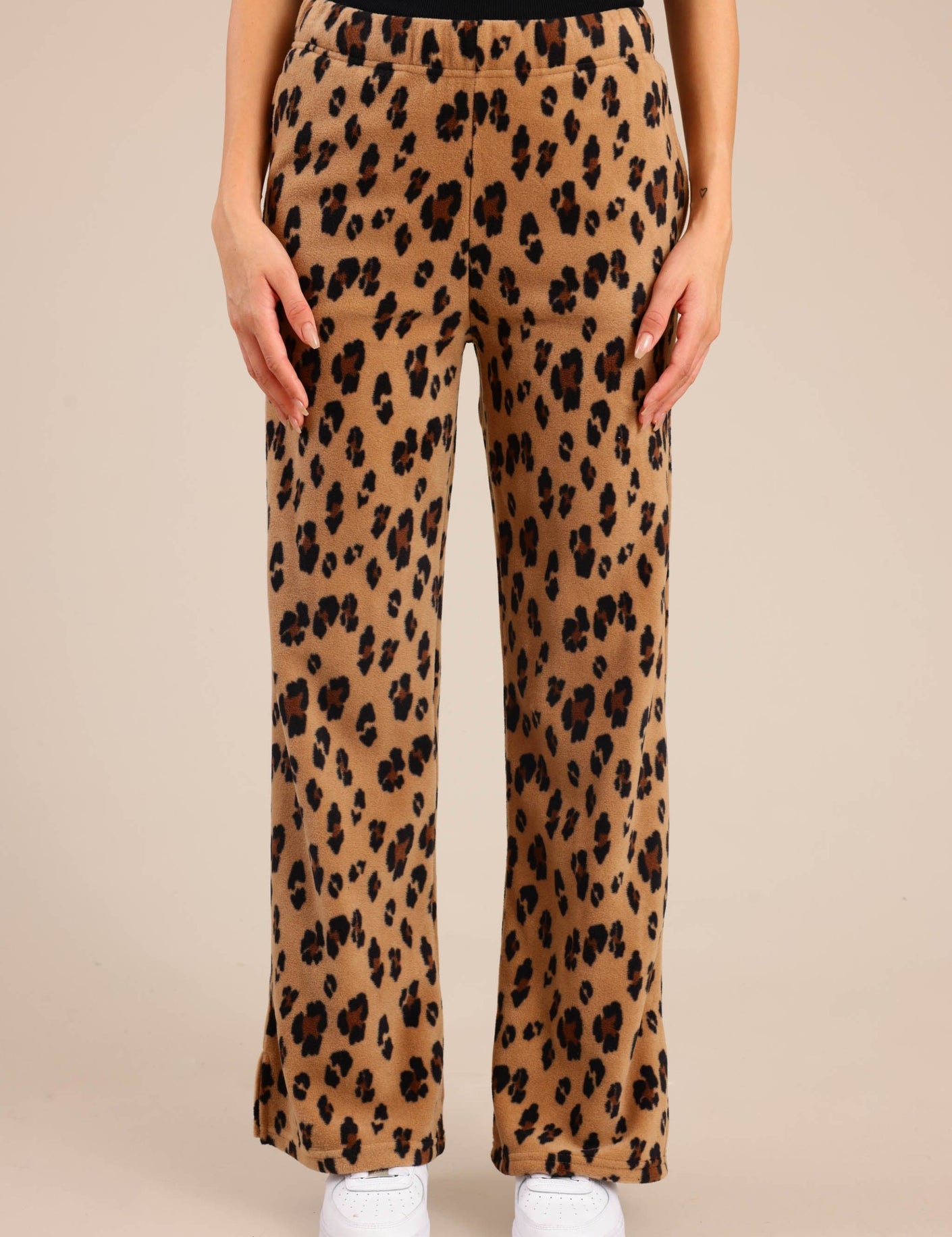 FOX נשים פליזים מכנסי פליז עם הדפס מנומר מכנסי פליז עם הדפס מנומר