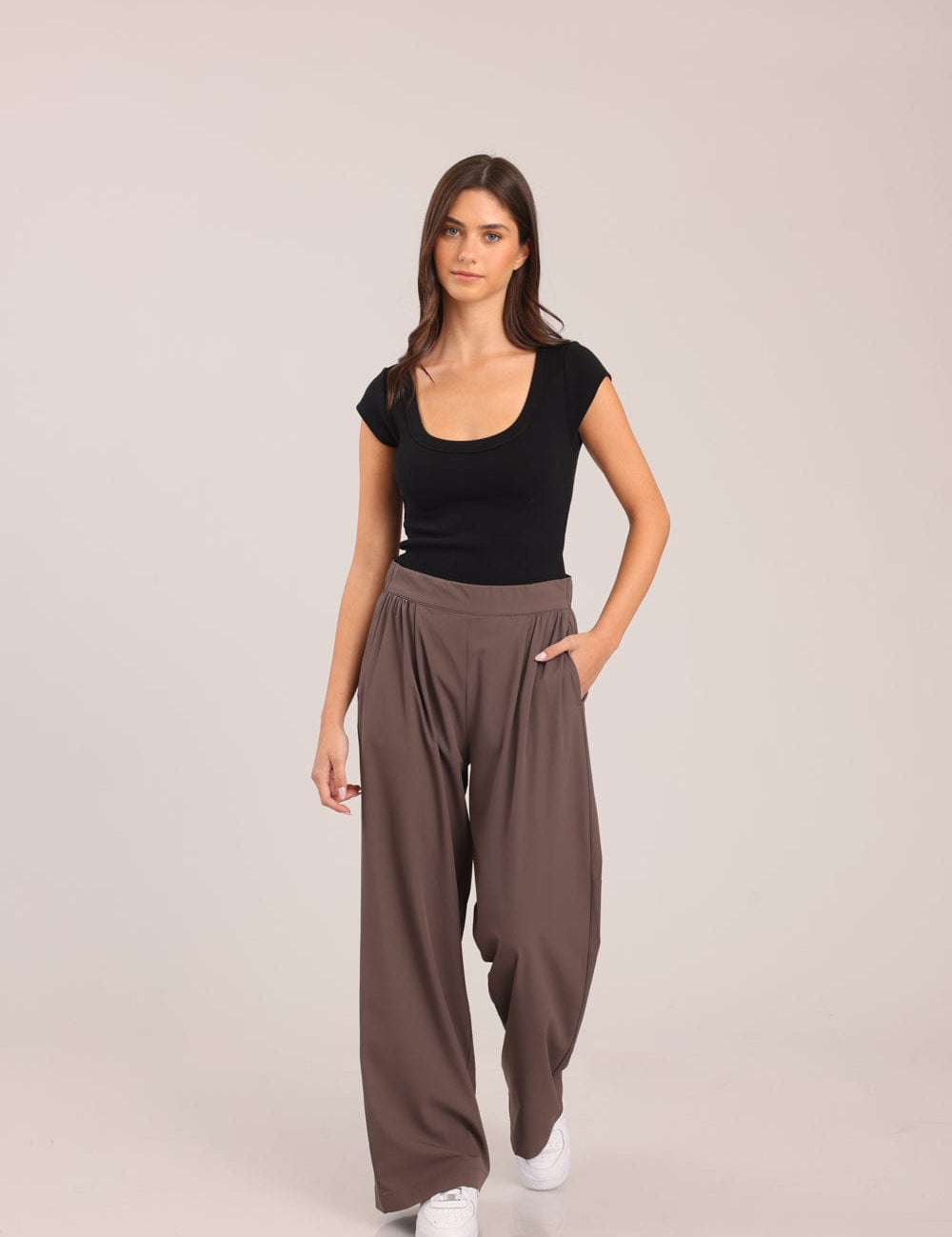 FOX נשים מכנסיים מכנסי נשים בגזרת אוברסייז מכנסי נשים בגזרת אוברסייז