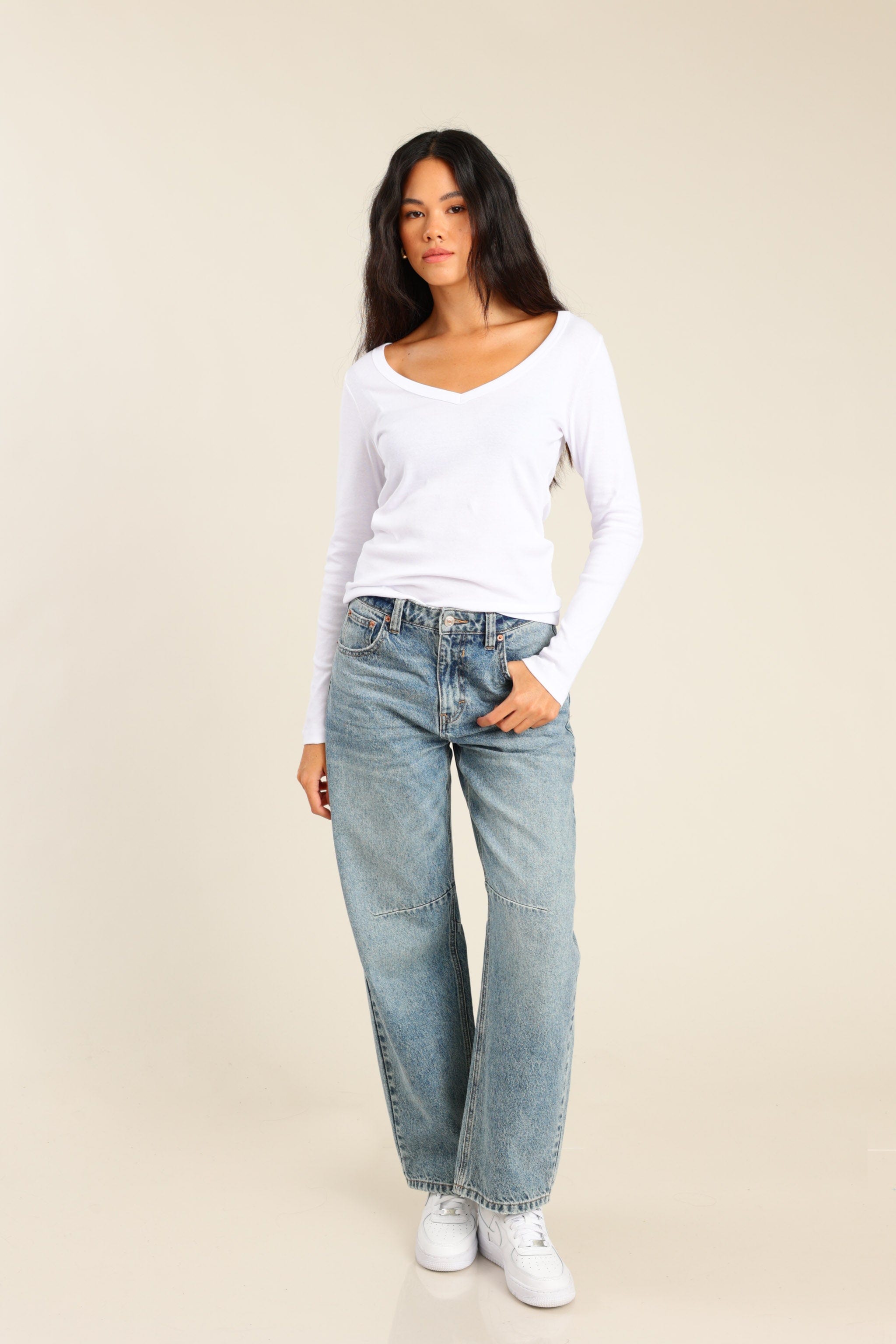 FOX נשים חולצה חולצה ארוכה צווארון V FOX | חולצה ארוכה צווארון V | קנה עכשיו