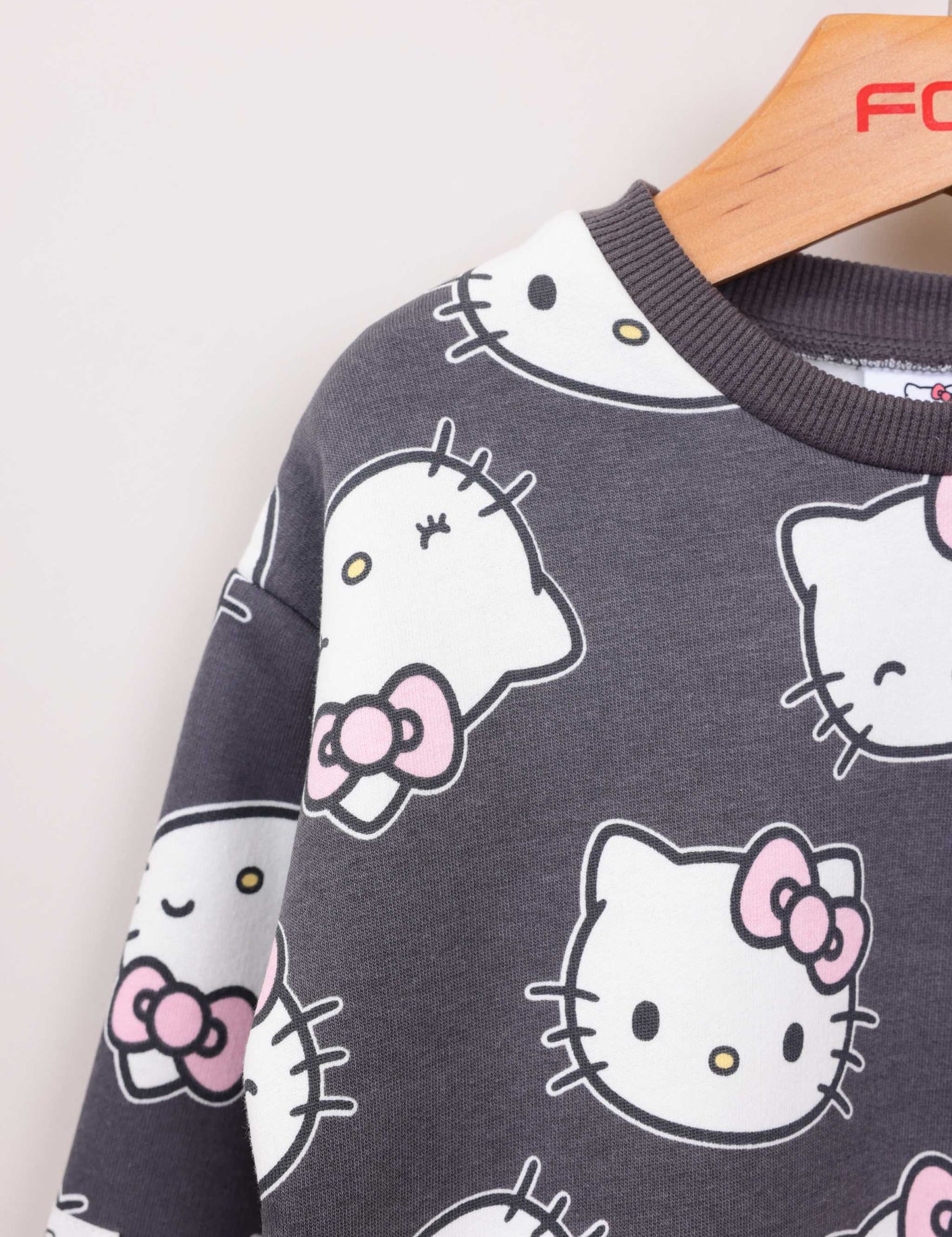 FOX FOX פוטרים פוטר ממותג הלו קיטי פוטר ממותג הלו קיטי