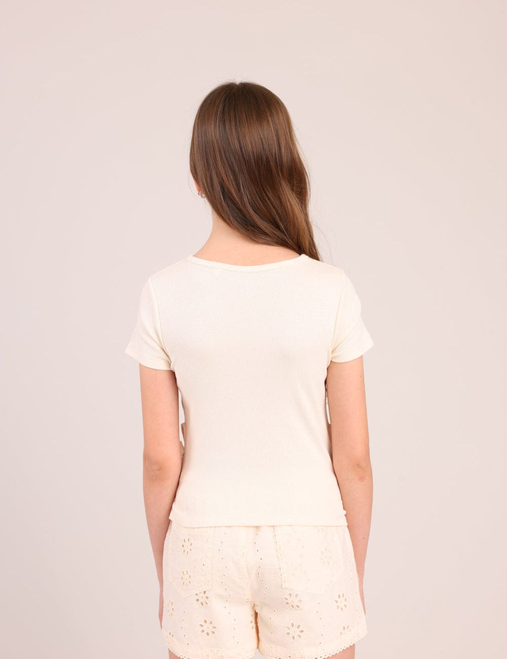 FOX בנות חולצה קצרה חולצת ריב עם פתחים בצדדים חולצת ריב עם פתחים בצדדים