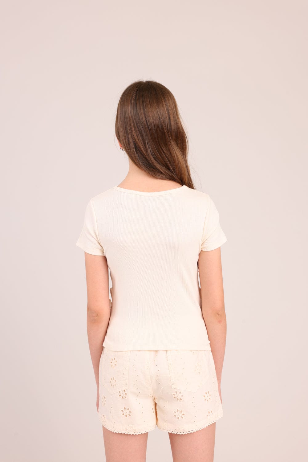 FOX בנות חולצה קצרה חולצת ריב עם פתחים בצדדים חולצת ריב עם פתחים בצדדים