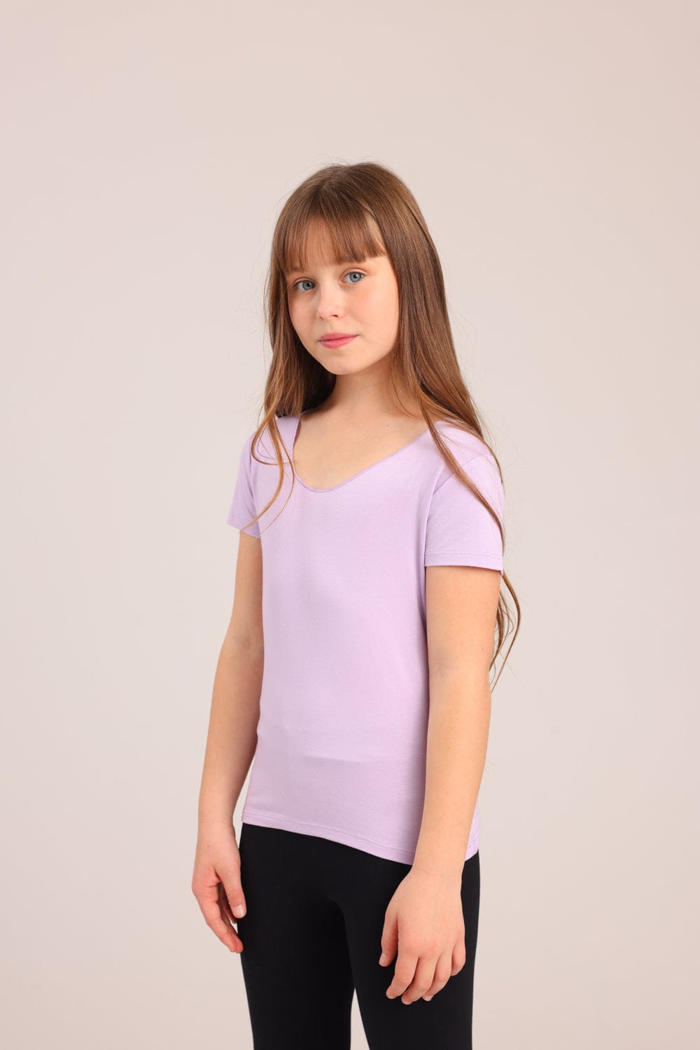 FOX בנות חולצה קצרה טישרט בייסיק צווארון V גזור טישרט בייסיק צווארון V גזור