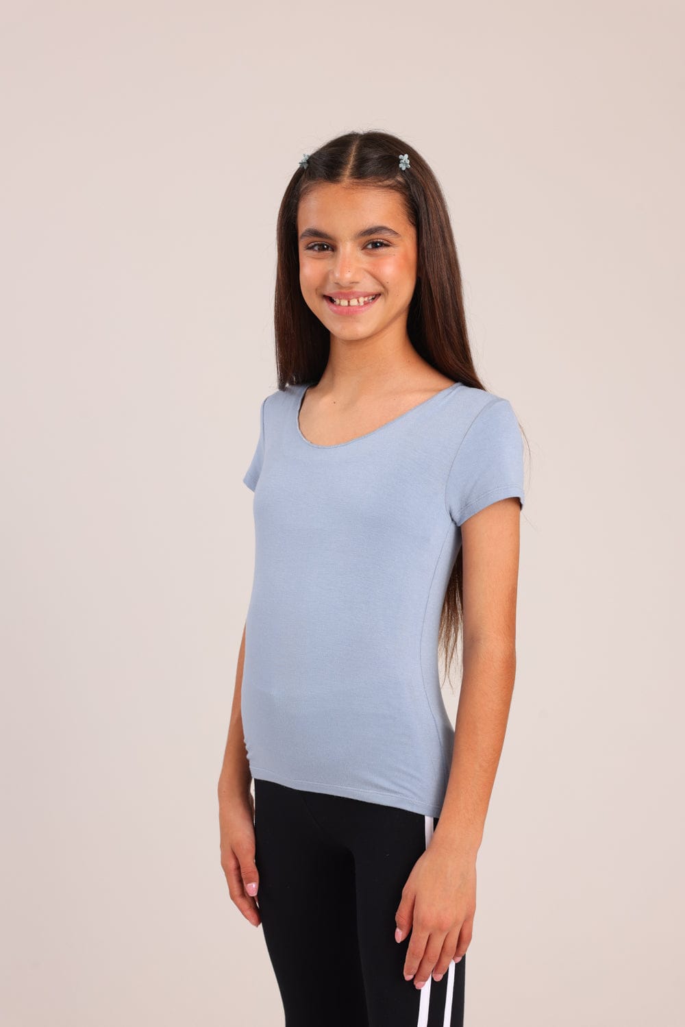 FOX בנות חולצה קצרה טישרט בייסיק צווארון V גזור טישרט בייסיק צווארון V גזור