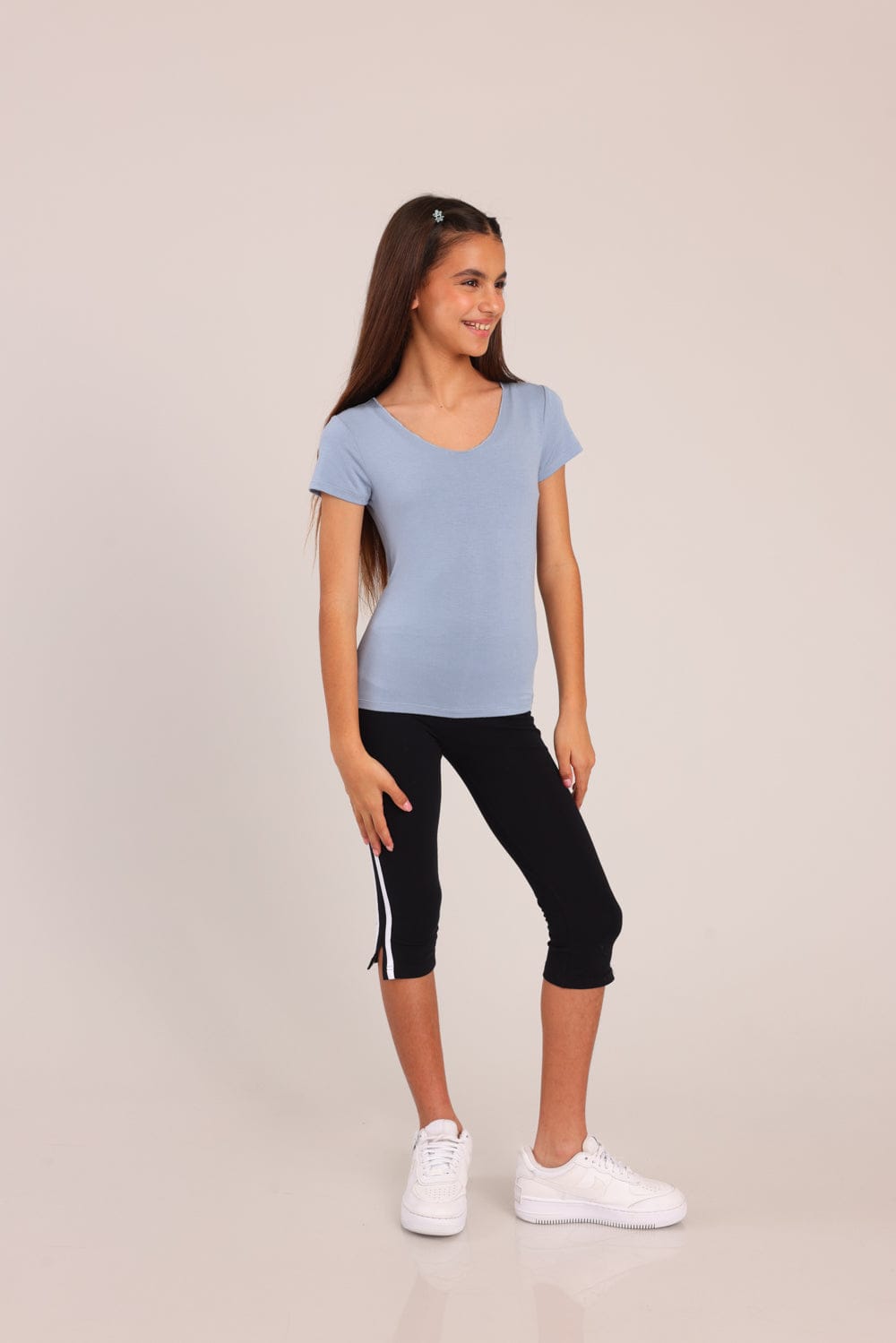 FOX בנות חולצה קצרה טישרט בייסיק צווארון V גזור טישרט בייסיק צווארון V גזור