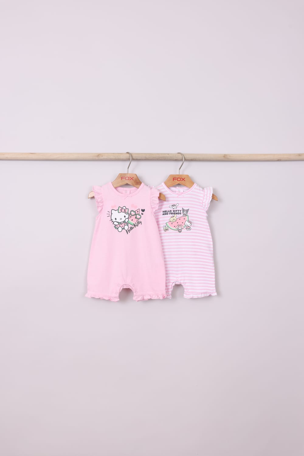 FOX NB אחר מארז ג'אמפרים ממותגים Hello Kitty מארז ג'אמפרים ממותגים Hello Kitty