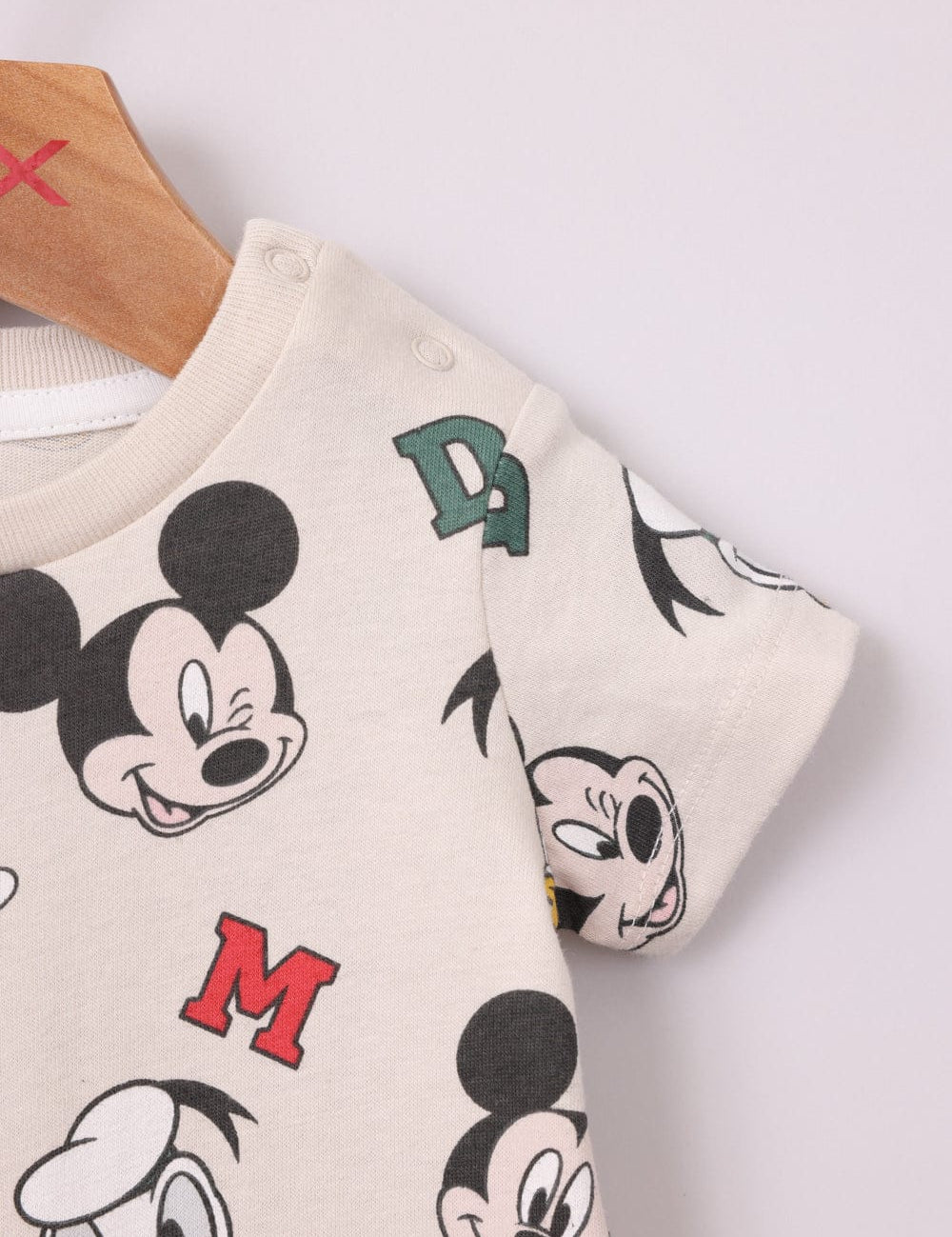 FOX NB אחר ג'אמפר ממותג מיקי מאוס דיסני ג'אמפר ממותג מיקי מאוס דיסני