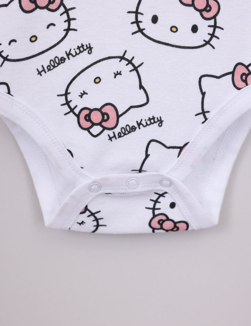 FOX NB אחר בגד גוף קצר ממותג הלו קיטי בגד גוף קצר ממותג הלו קיטי