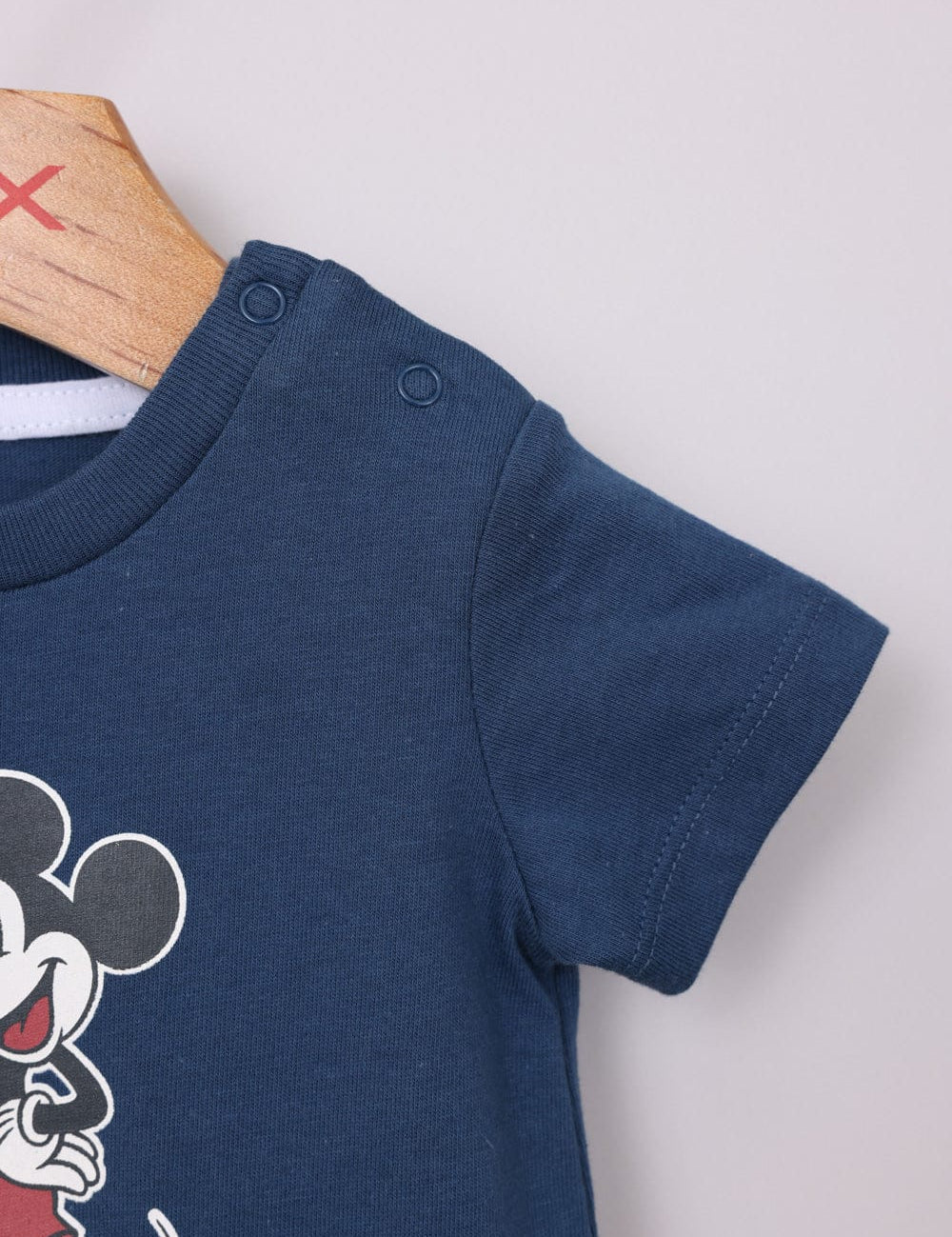 FOX NB אחר ג'אמפר ממותג דיסני ג'אמפר ממותג דיסני