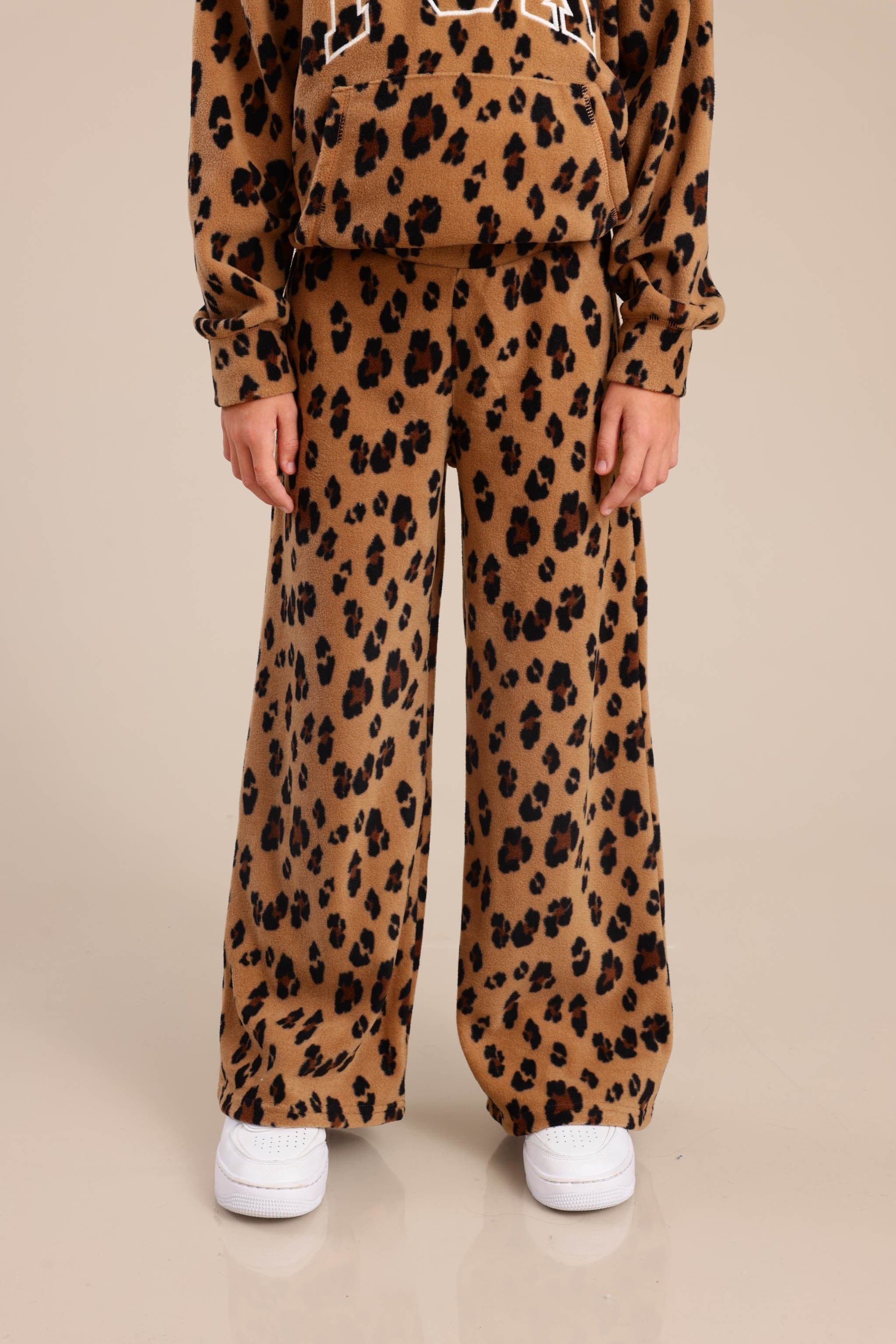 FOX בנות פליזים מכנסי פליז עם הדפס מנומר מכנסי פליז עם הדפס מנומר