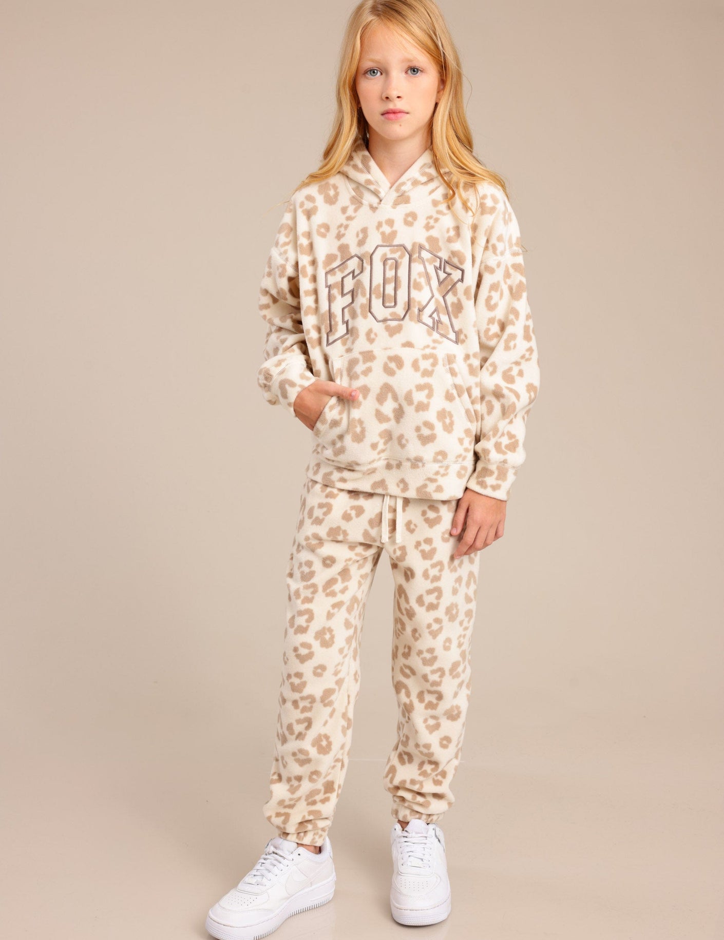 FOX בנות פליזים מכנסי פליס עם הדפס מנומר מכנסי פליס עם הדפס מנומר