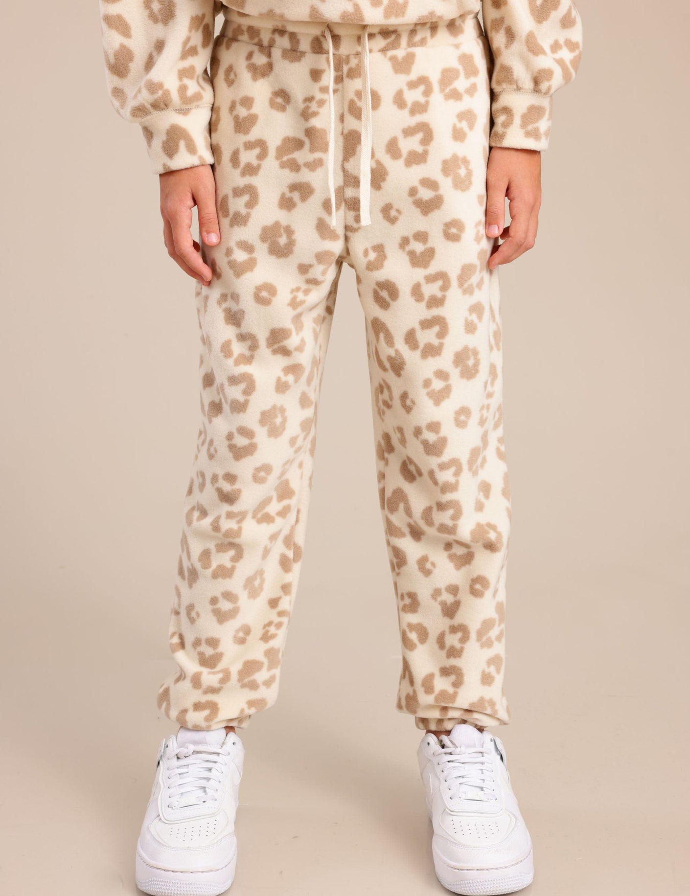 FOX בנות פליזים מכנסי פליס עם הדפס מנומר מכנסי פליס עם הדפס מנומר