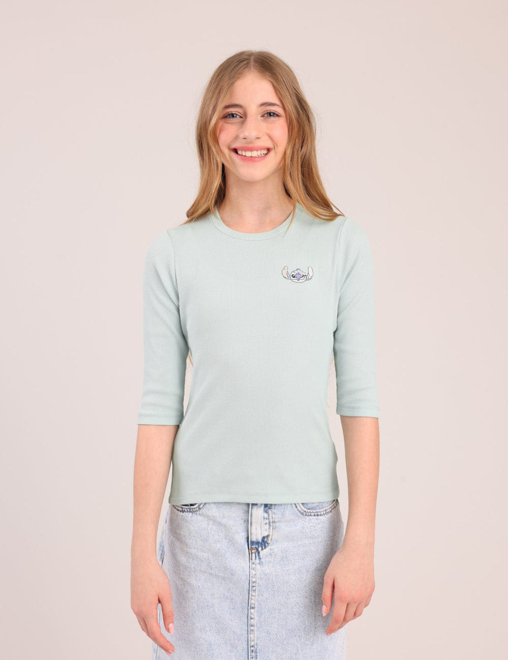 4 ממותגת סטיץ' דיסני