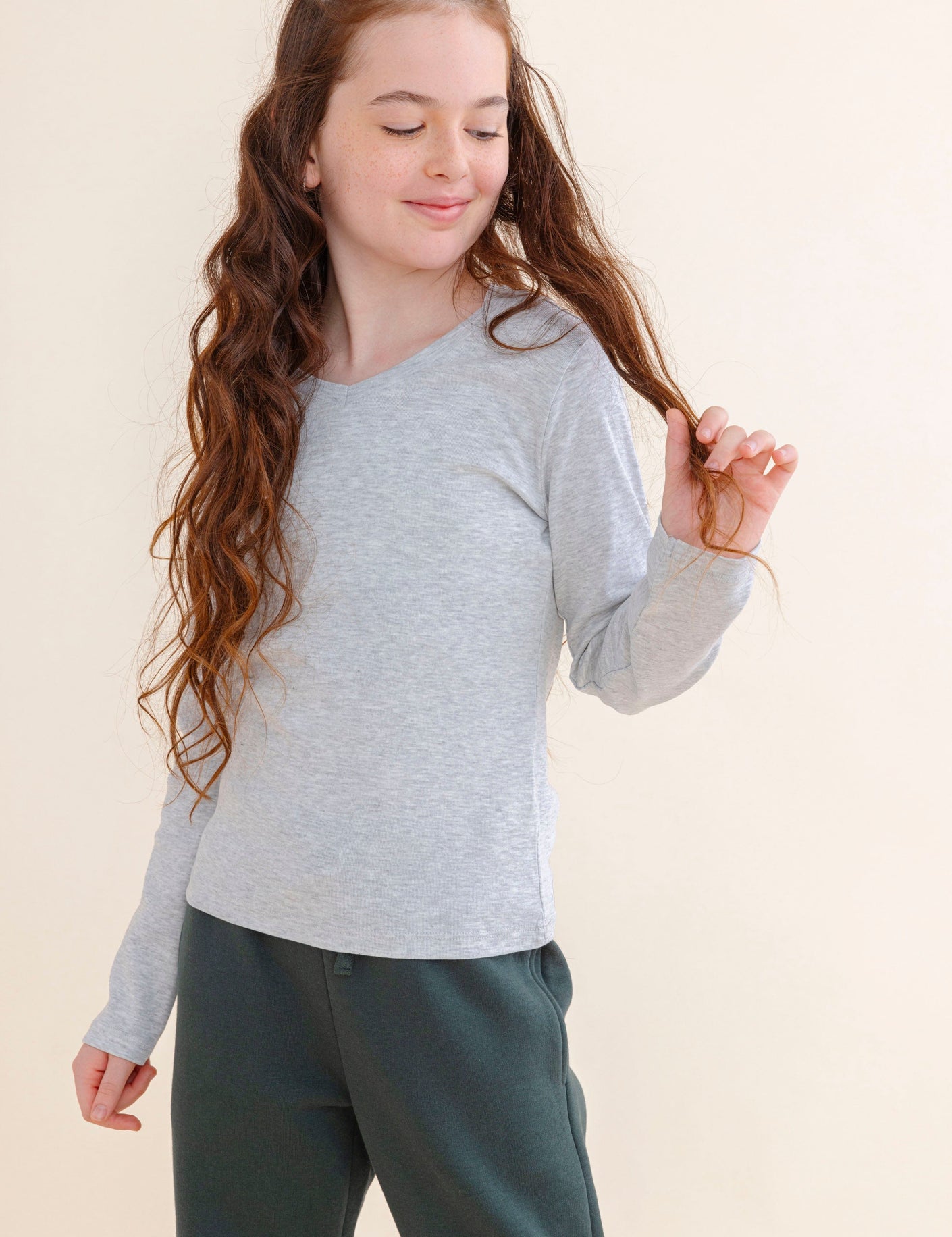 FOX בנות חולצה חולצת בייסיק V ריב FOX | חולצת בייסיק V ריב | קנה עכשיו