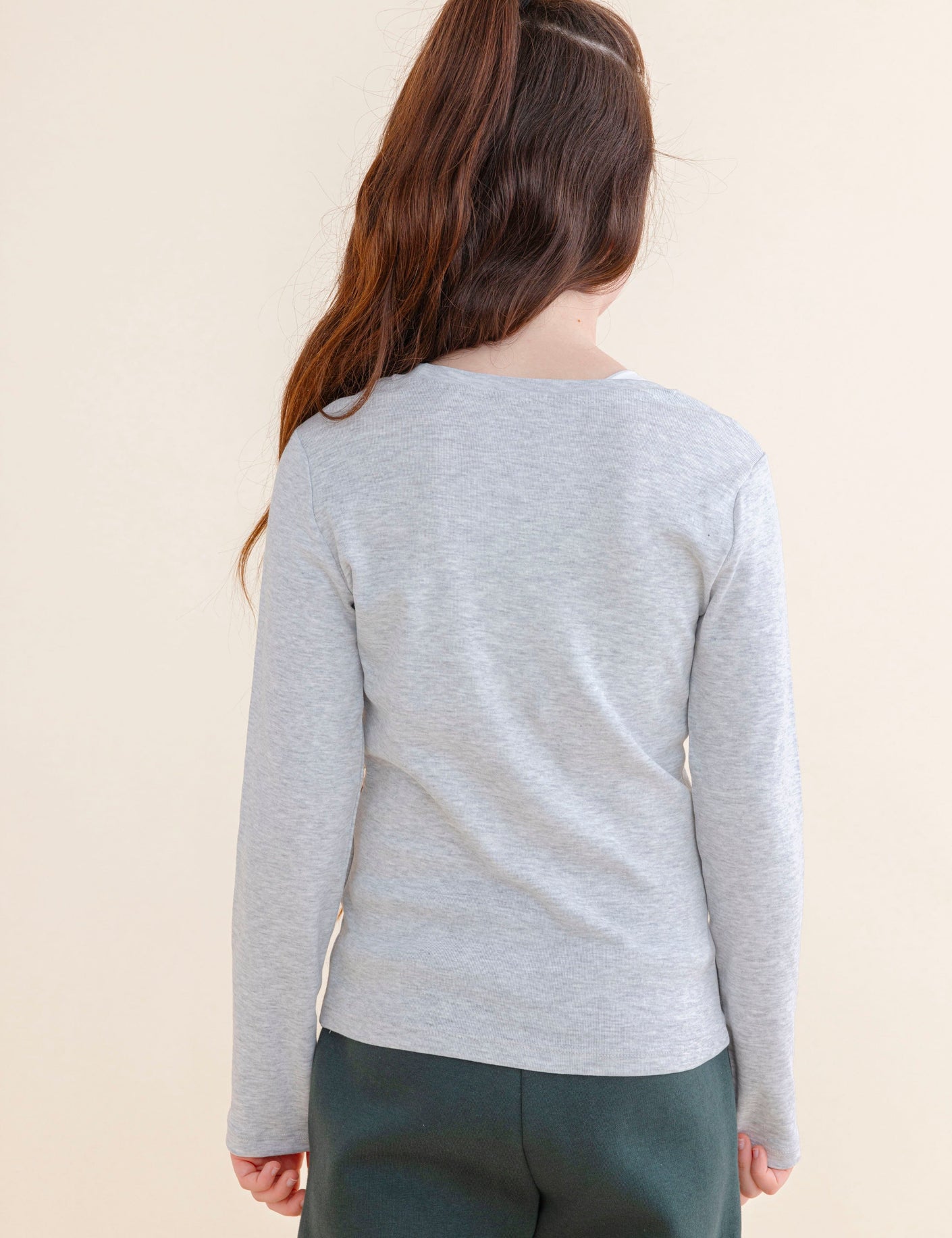 FOX בנות חולצה חולצת בייסיק V ריב FOX | חולצת בייסיק V ריב | קנה עכשיו