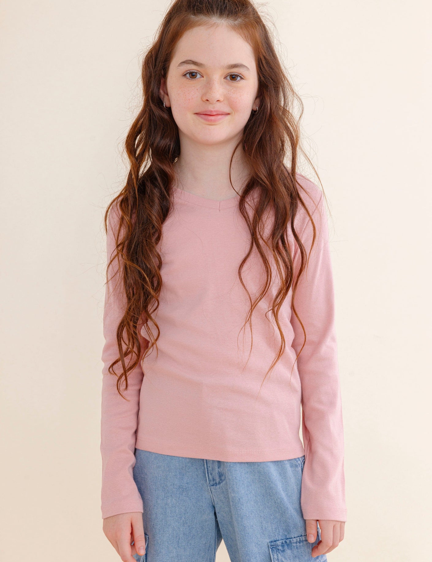 FOX בנות חולצה חולצת בייסיק V ריב FOX | חולצת בייסיק V ריב | קנה עכשיו