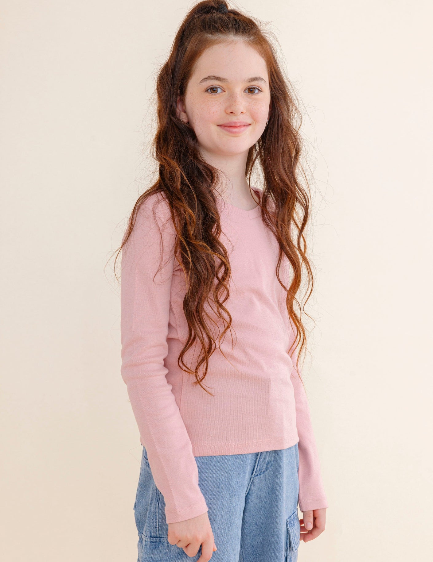 FOX בנות חולצה חולצת בייסיק V ריב FOX | חולצת בייסיק V ריב | קנה עכשיו