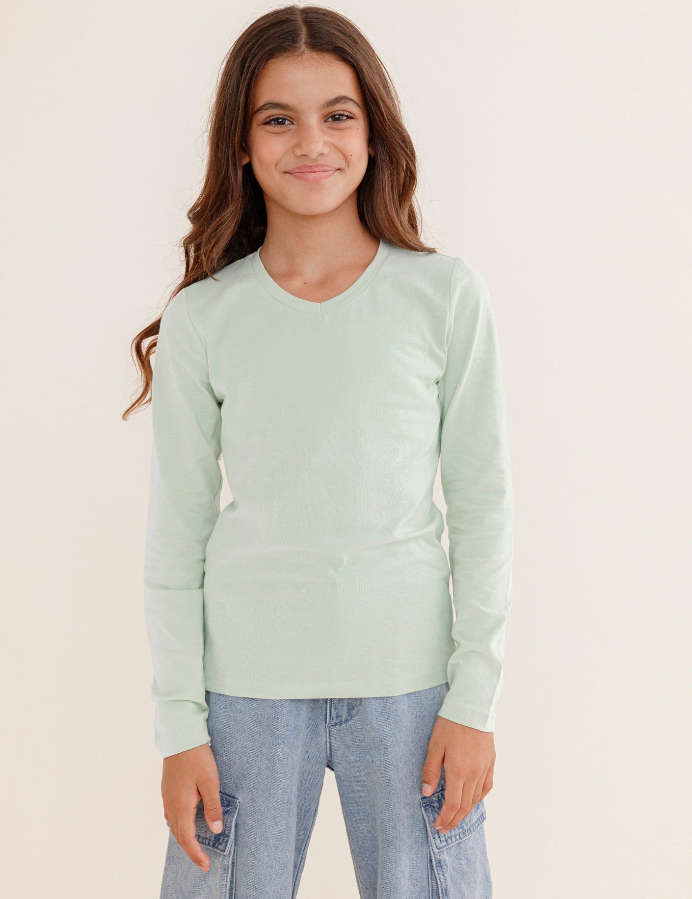 FOX בנות חולצה חולצת בייסיק V לייקרה FOX | חולצת בייסיק V לייקרה | קנה עכשיו