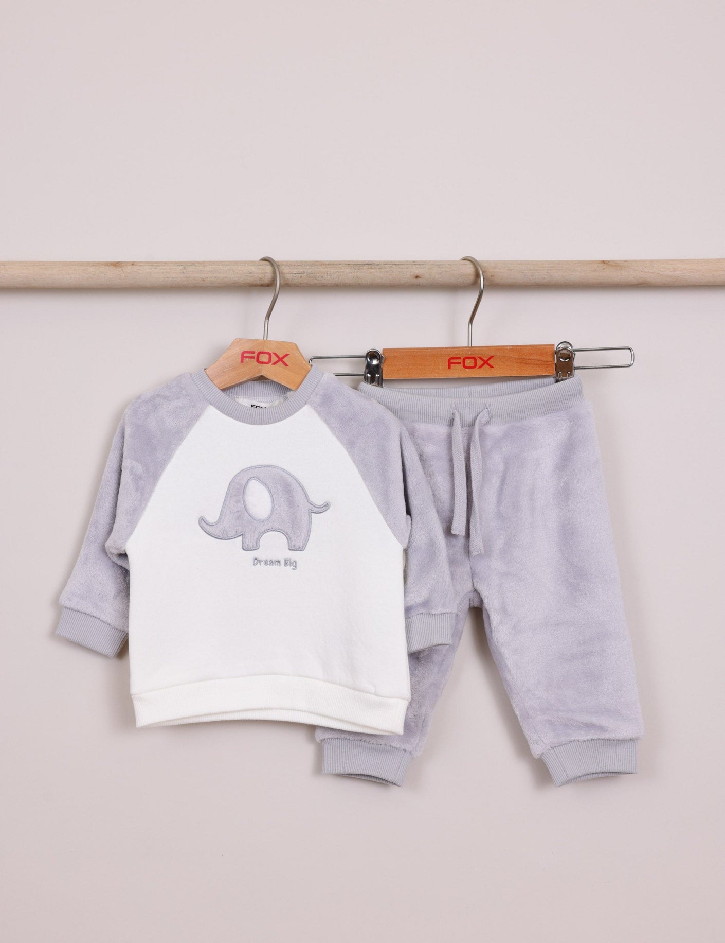 FOX NB אחר חליפת פליז לניו בורן חליפת פליז לניו בורן