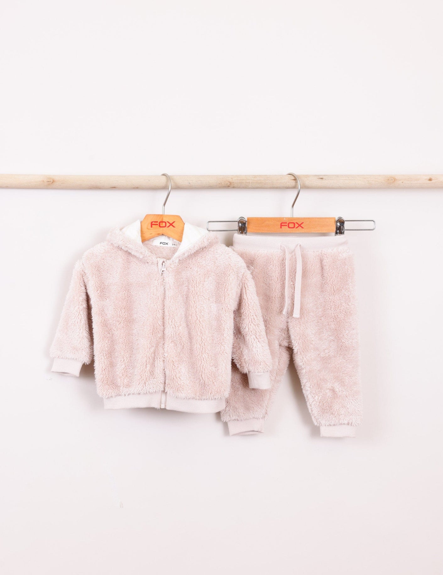 FOX FOX אחר חליפה-מכנסיים וקפוצ'ון חליפה-מכנסיים וקפוצ'ון