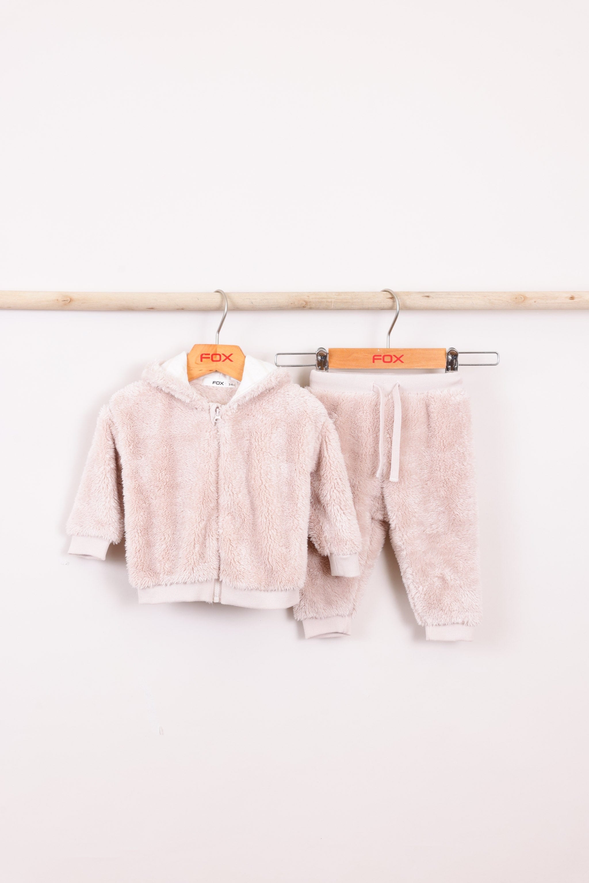 FOX FOX אחר חליפה-מכנסיים וקפוצ'ון חליפה-מכנסיים וקפוצ'ון