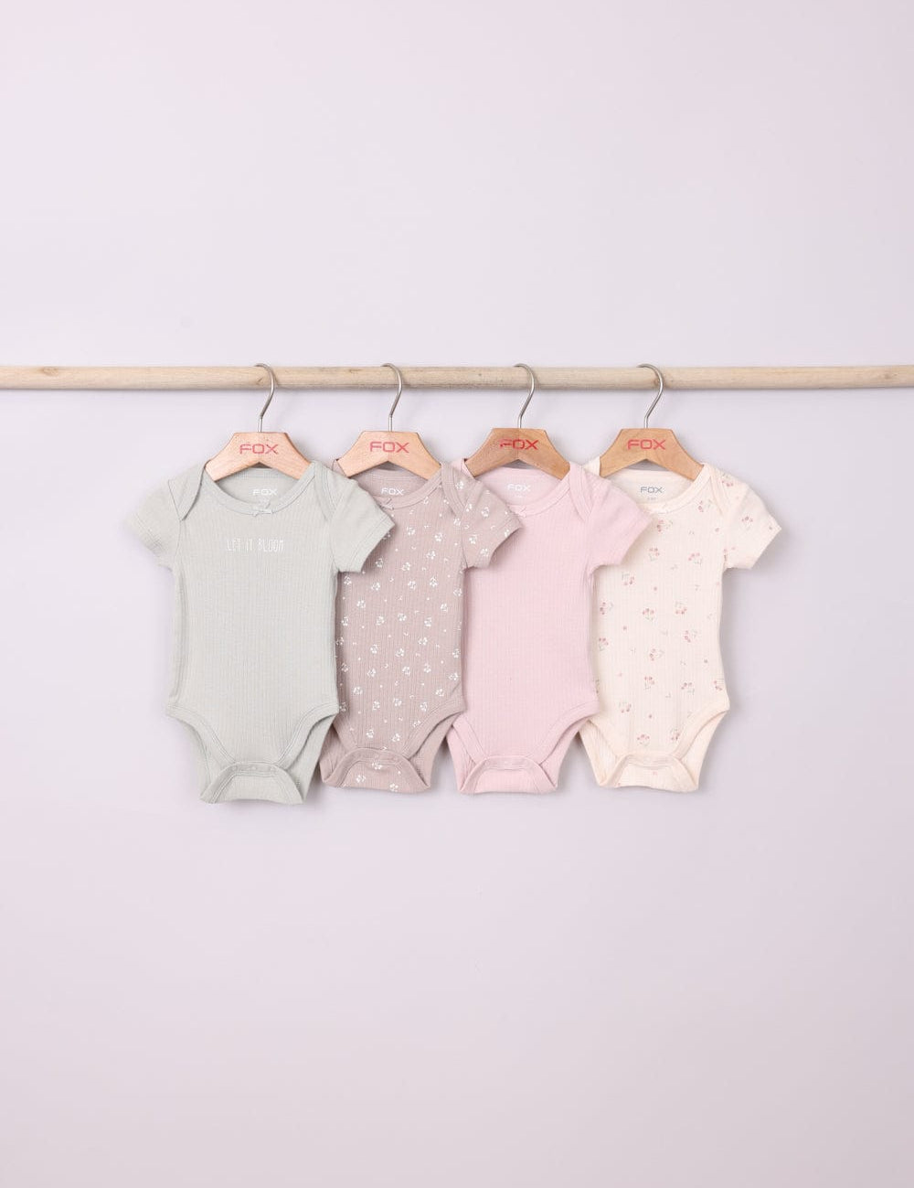 FOX NB אחר 4 בגדי גוף קצרים 4 בגדי גוף קצרים