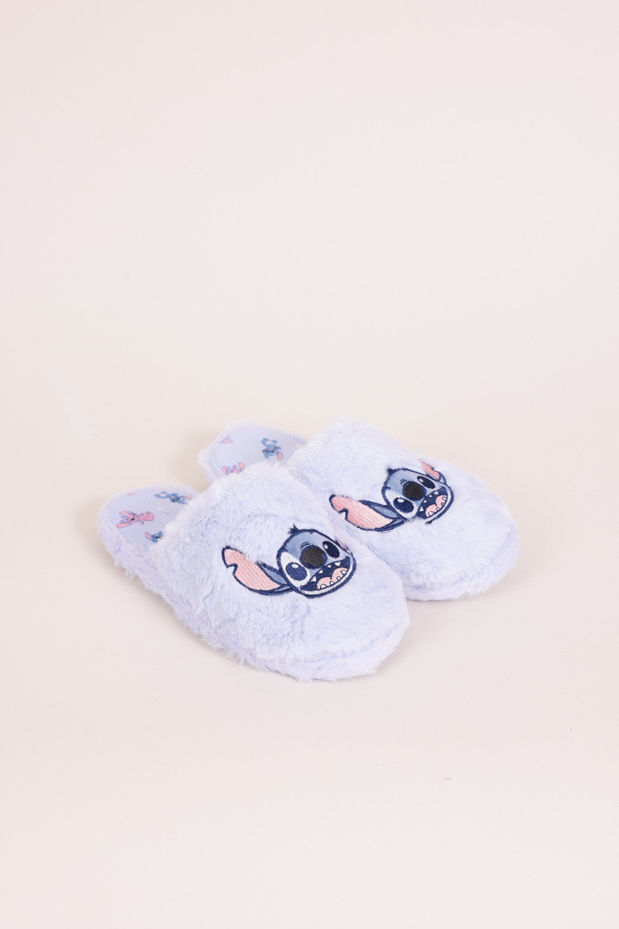 FOX אביזרים נעלים נעלי בית ממותגות סטיץ' נעלי בית ממותגות סטיץ'